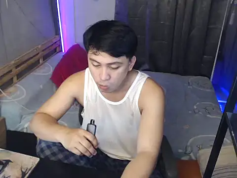 Snapshot of princeJayX chatting on May 14, 12:17 am princeJayX online show from May 14, 12:17 am