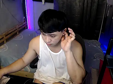 Snapshot of princeJayX chatting on May 16, 2:19 am princeJayX online show from May 16, 2:19 am