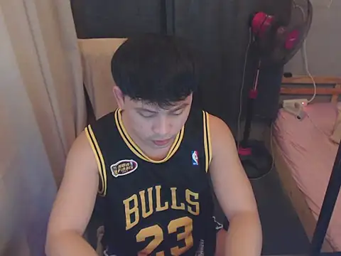 Snapshot of princeJayX chatting on June 5, 9:59 am princeJayX online show from June 5, 9:59 am