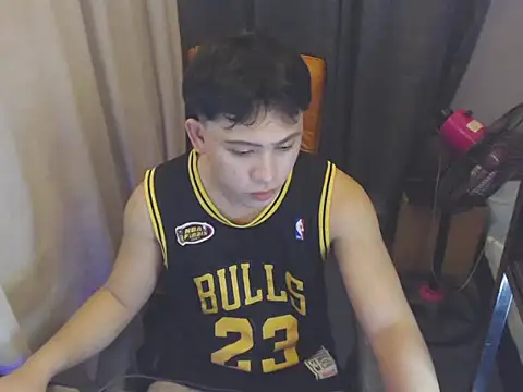 Snapshot of princeJayX chatting on June 8, 10:04 am princeJayX online show from June 8, 10:04 am