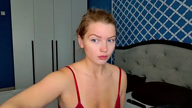 Snapshot of Busty_Redhead chatting on May 7, 7:14 am Busty Redhead online show from May 7, 7:14 am