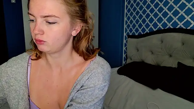 Snapshot of Busty_Redhead chatting on June 3, 3:09 am Busty Redhead online show from June 3, 3:09 am