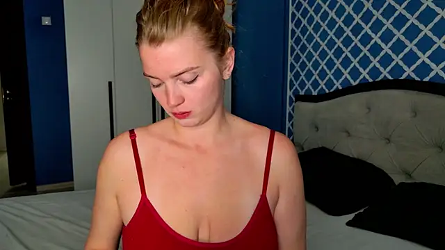 Snapshot of Busty_Redhead chatting on June 7, 6:50 am Busty Redhead online show from June 7, 6:50 am