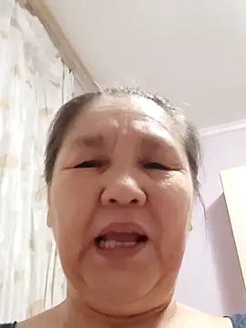 Snapshot of Zulfiya_Bruce chatting on February 8, 6:55 pm Zulfiya Bruce online show from February 8, 6:55 pm