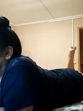 Snapshot of Zulfiya_Bruce chatting on February 14, 8:38 pm Zulfiya Bruce online show from February 14, 8:38 pm