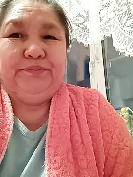 Snapshot of Zulfiya_Bruce chatting on February 21, 3:24 pm Zulfiya Bruce online show from February 21, 3:24 pm