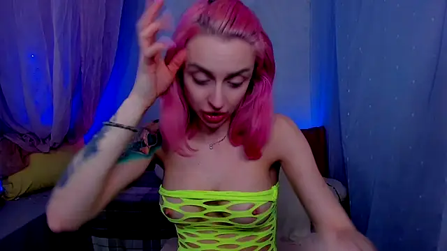 Snapshot of LickLizzy chatting on January 31, 8:22 am LickLizzy online show from January 31, 8:22 am