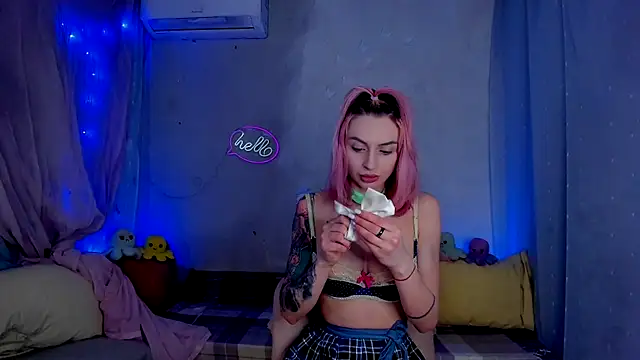 Snapshot of LickLizzy chatting on March 20, 12:08 am LickLizzy online show from March 20, 12:08 am