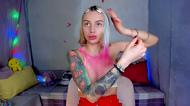 LickLizzy online show from November 16, 10:26 pm