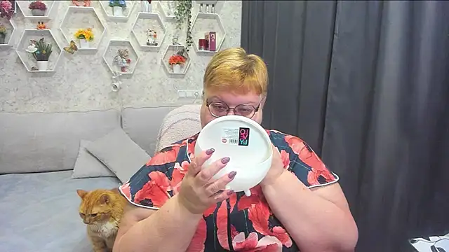  big love  online show from April 18, 7:58 pm