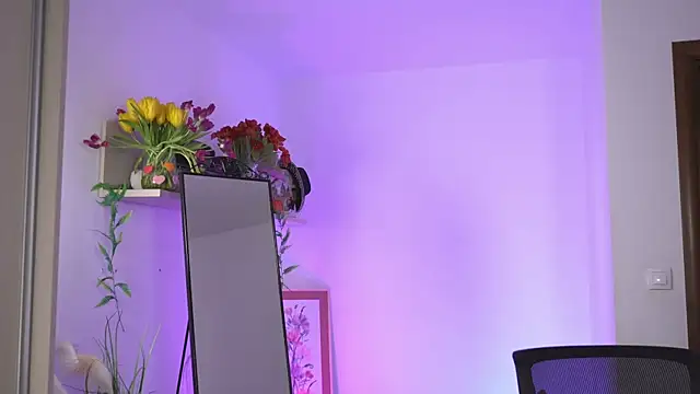 Snapshot of Amaliamour chatting on March 2, 3:45 am Amaliamour online show from March 2, 3:45 am