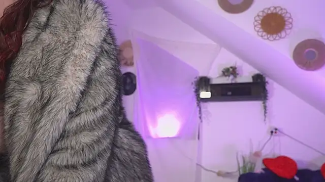 Amaliamour online show from October 28, 3:43 am