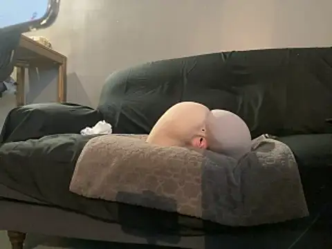 BruceIsHorny  online show from February 20, 4:40 pm