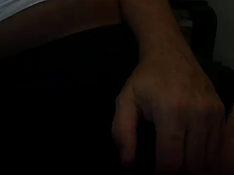 Snapshot of knightlone chatting on August 4, 3:14 pm knightlone online show from August 4, 3:14 pm