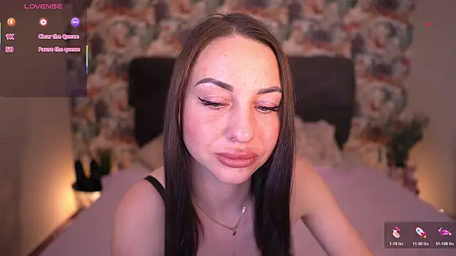 KristiiMax online show from April 25, 7:55 pm