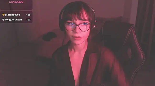 Snapshot of modjo_ chatting on December 24, 11:17 am modjo  online show from December 24, 11:17 am