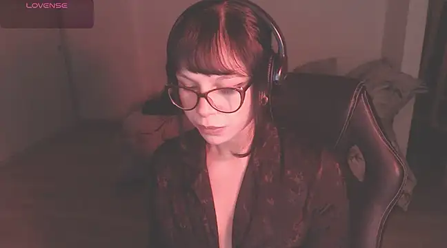 Snapshot of modjo_ chatting on January 5, 1:56 am modjo  online show from January 5, 1:56 am