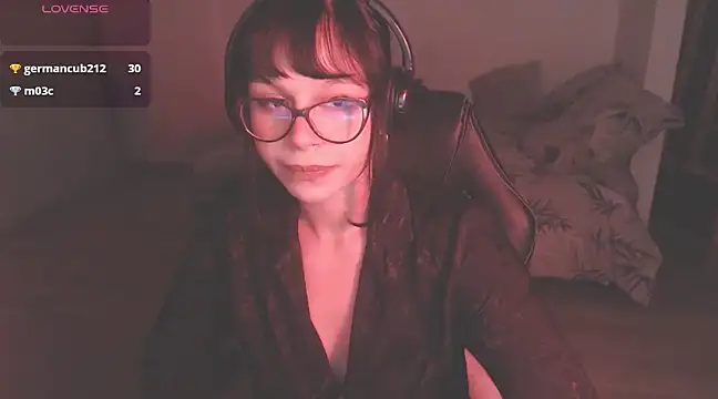 Snapshot of modjo_ chatting on January 5, 5:09 am modjo  online show from January 5, 5:09 am