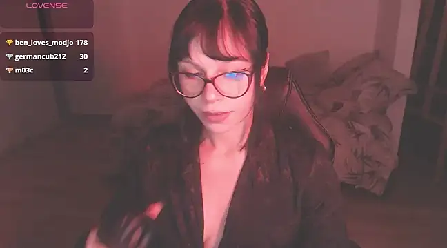 Snapshot of modjo_ chatting on January 5, 8:11 am modjo  online show from January 5, 8:11 am