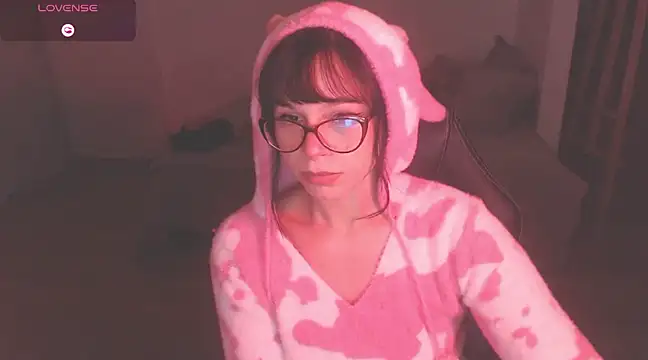 Snapshot of modjo_ chatting on January 21, 2:33 am modjo  online show from January 21, 2:33 am