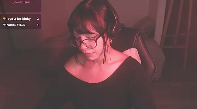 Snapshot of modjo_ chatting on January 25, 5:51 am modjo  online show from January 25, 5:51 am