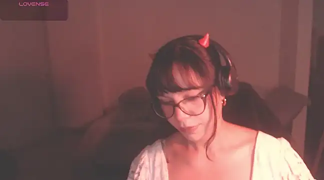 Snapshot of modjo_ chatting on January 31, 3:20 am modjo  online show from January 31, 3:20 am