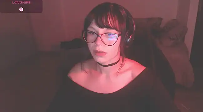 Snapshot of modjo_ chatting on February 6, 2:22 am modjo  online show from February 6, 2:22 am