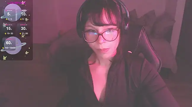 Snapshot of modjo_ chatting on February 19, 5:05 am modjo  online show from February 19, 5:05 am