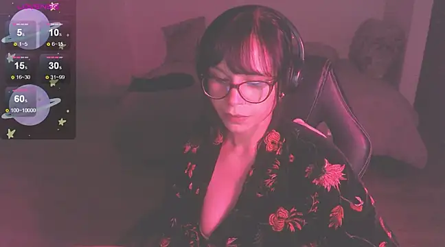 Snapshot of modjo_ chatting on February 21, 3:12 am modjo  online show from February 21, 3:12 am