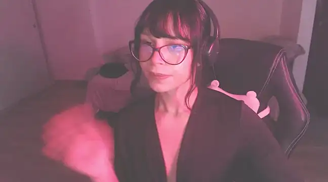 Snapshot of modjo_ chatting on February 21, 9:11 pm modjo  online show from February 21, 9:11 pm