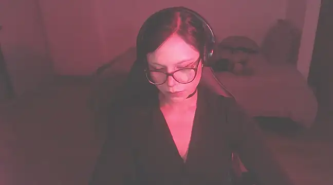 Snapshot of modjo_ chatting on February 24, 5:33 am modjo  online show from February 24, 5:33 am