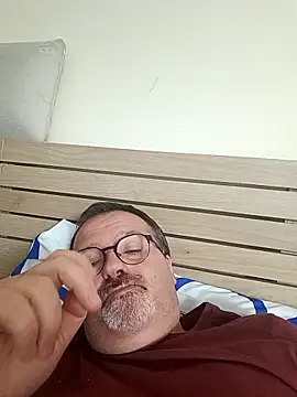 Snapshot of mike9473 chatting on September 14, 1:32 pm mike9473 online show from September 14, 1:32 pm