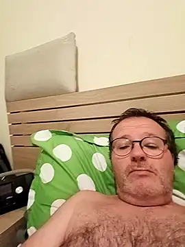 Snapshot of mike9473 chatting on September 27, 9:42 pm mike9473 online show from September 27, 9:42 pm