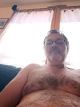 Snapshot of mike9473 chatting on October 6, 4:37 pm mike9473 online show from October 6, 4:37 pm