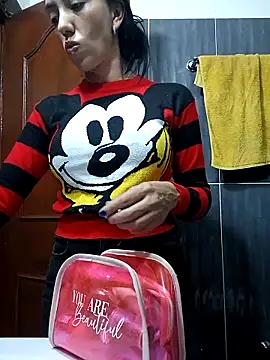 LunaZambrano online show from February 24, 6:47 pm