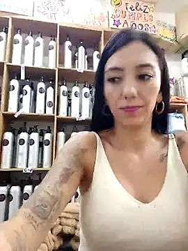 LunaZambrano online show from March 7, 10:54 pm