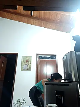 LunaZambrano online show from February 19, 2:46 pm