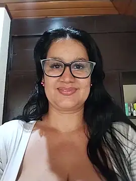 Snapshot of keilymadam chatting on June 17, 2:07 pm keilymadam online show from June 17, 2:07 pm