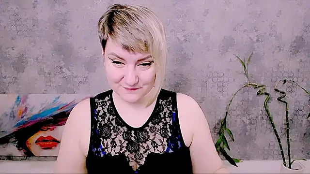 Djullia online show from April 19, 5:07 am