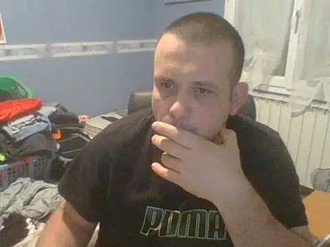 manubm03 online show from February 4, 5:24 am