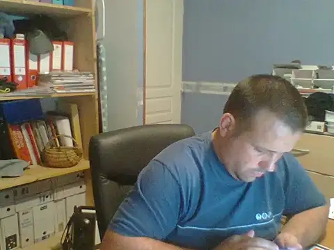 Snapshot of manubm03 chatting on June 29, 7:58 am manubm03 online show from June 29, 7:58 am