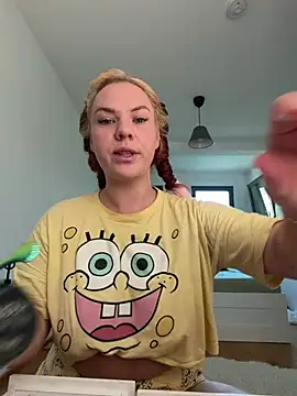 Snapshot of AnjaAmelia chatting on August 4, 9:45 am AnjaAmelia online show from August 4, 9:45 am