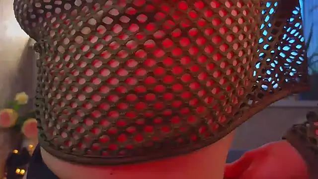 sinteas online show from October 27, 1:15 pm