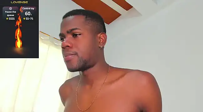 Snapshot of santi_brown chatting on March 19, 7:27 pm santi brown online show from March 19, 7:27 pm