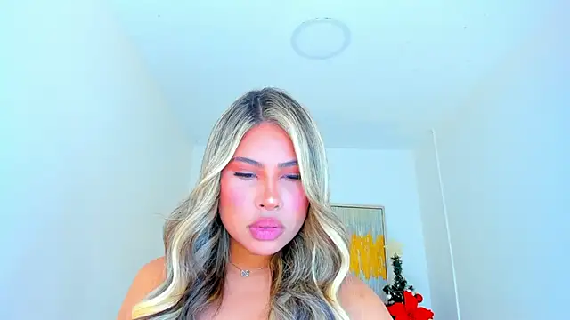 Snapshot of Carlota_peach chatting on December 29, 3:13 pm Carlota peach online show from December 29, 3:13 pm