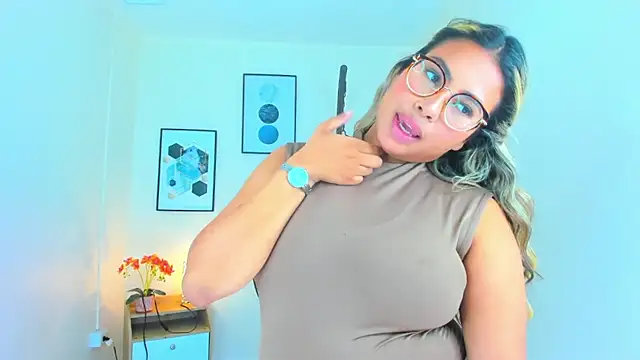 Snapshot of Carlota_peach chatting on March 1, 3:10 am Carlota peach online show from March 1, 3:10 am