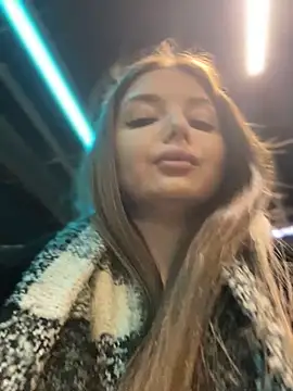 KrisMagnoly online show from December 28, 4:30 pm