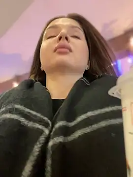 KrisMagnoly online show from February 18, 5:42 pm