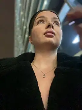 KrisMagnoly online show from March 12, 5:52 pm