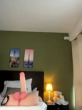 Snapshot of Antonellachic73 chatting on February 19, 6:21 pm Antonellachic73 online show from February 19, 6:21 pm